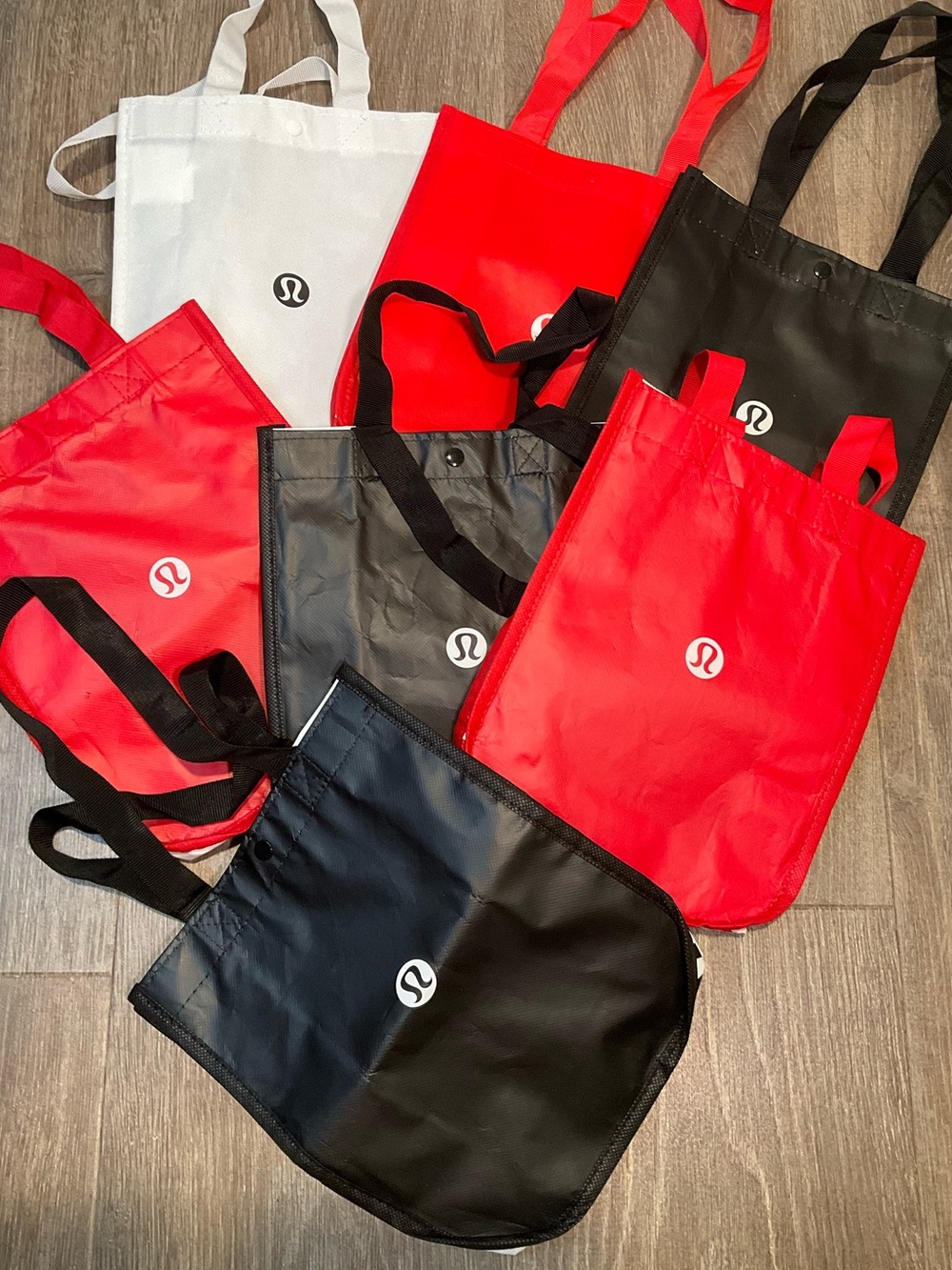 Bundle 7 Lululemon shopping tote bags solid color